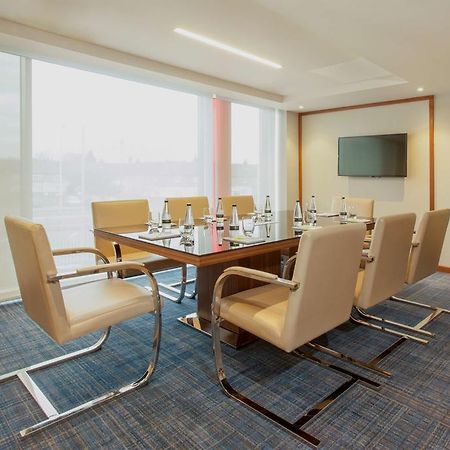 Hyatt Place West London Hayes Хейс Экстерьер фото