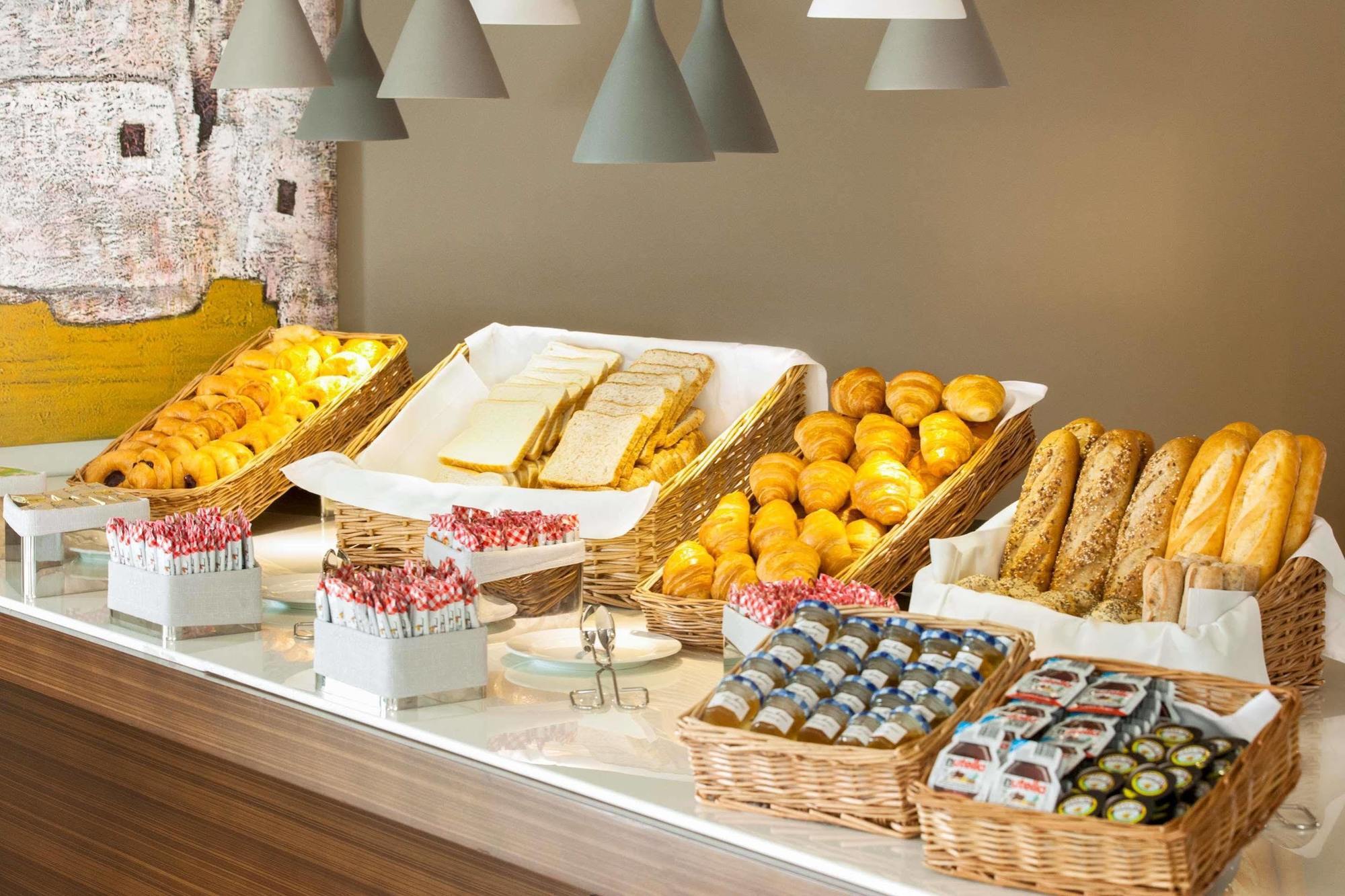 Hyatt Place West London Hayes Хейс Экстерьер фото