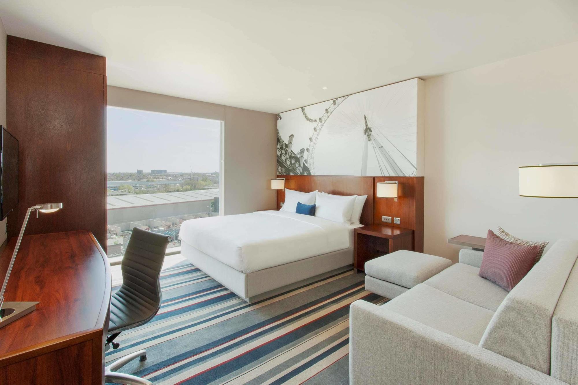 Hyatt Place West London Hayes Хейс Экстерьер фото