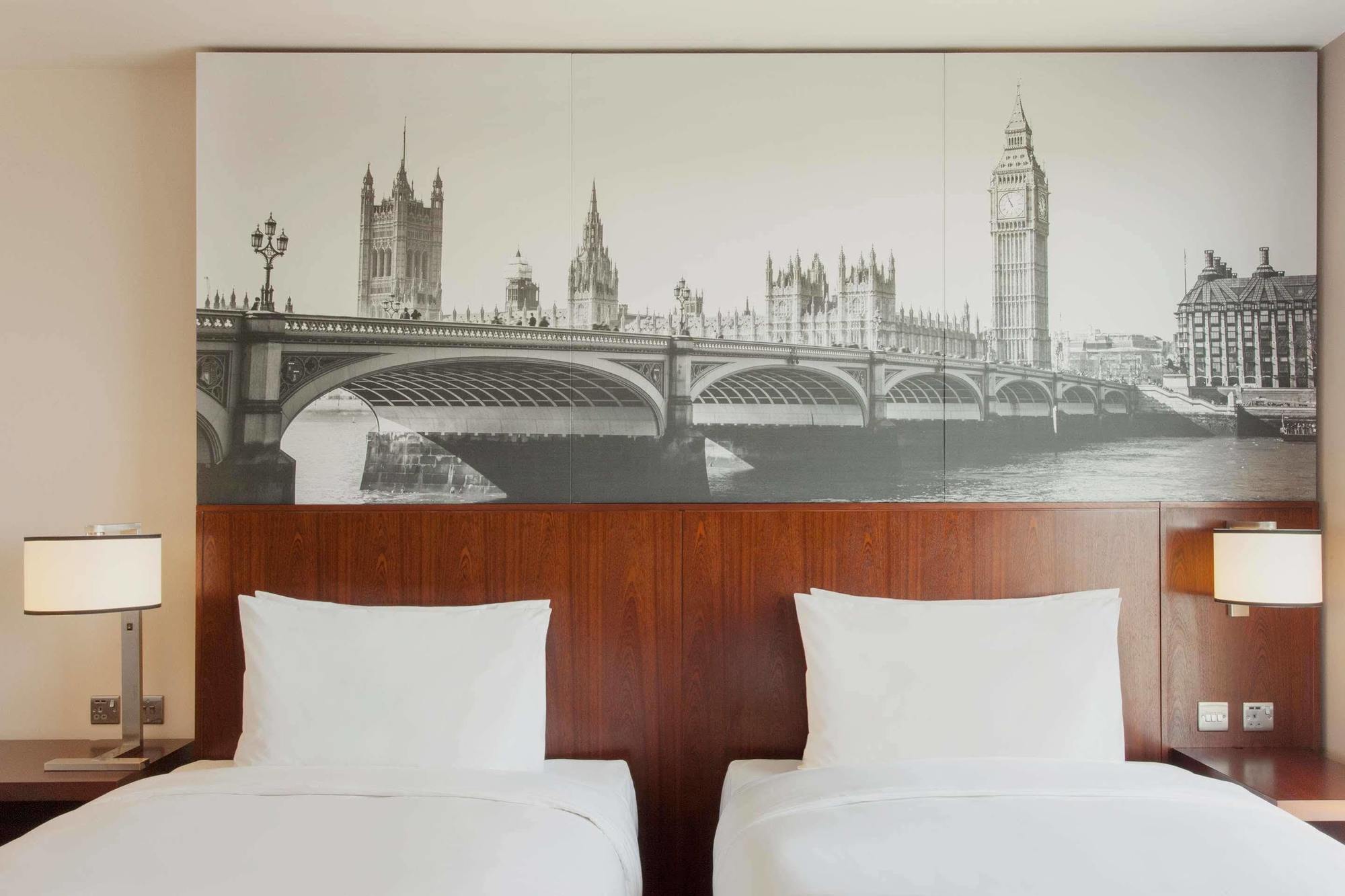 Hyatt Place West London Hayes Хейс Экстерьер фото