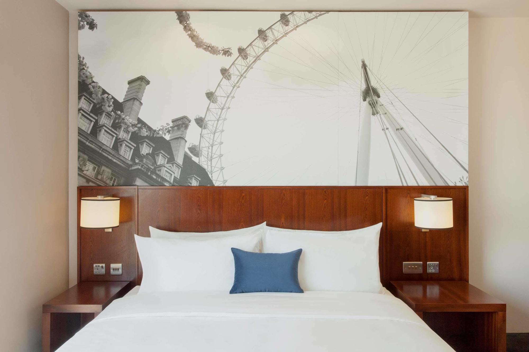 Hyatt Place West London Hayes Хейс Экстерьер фото