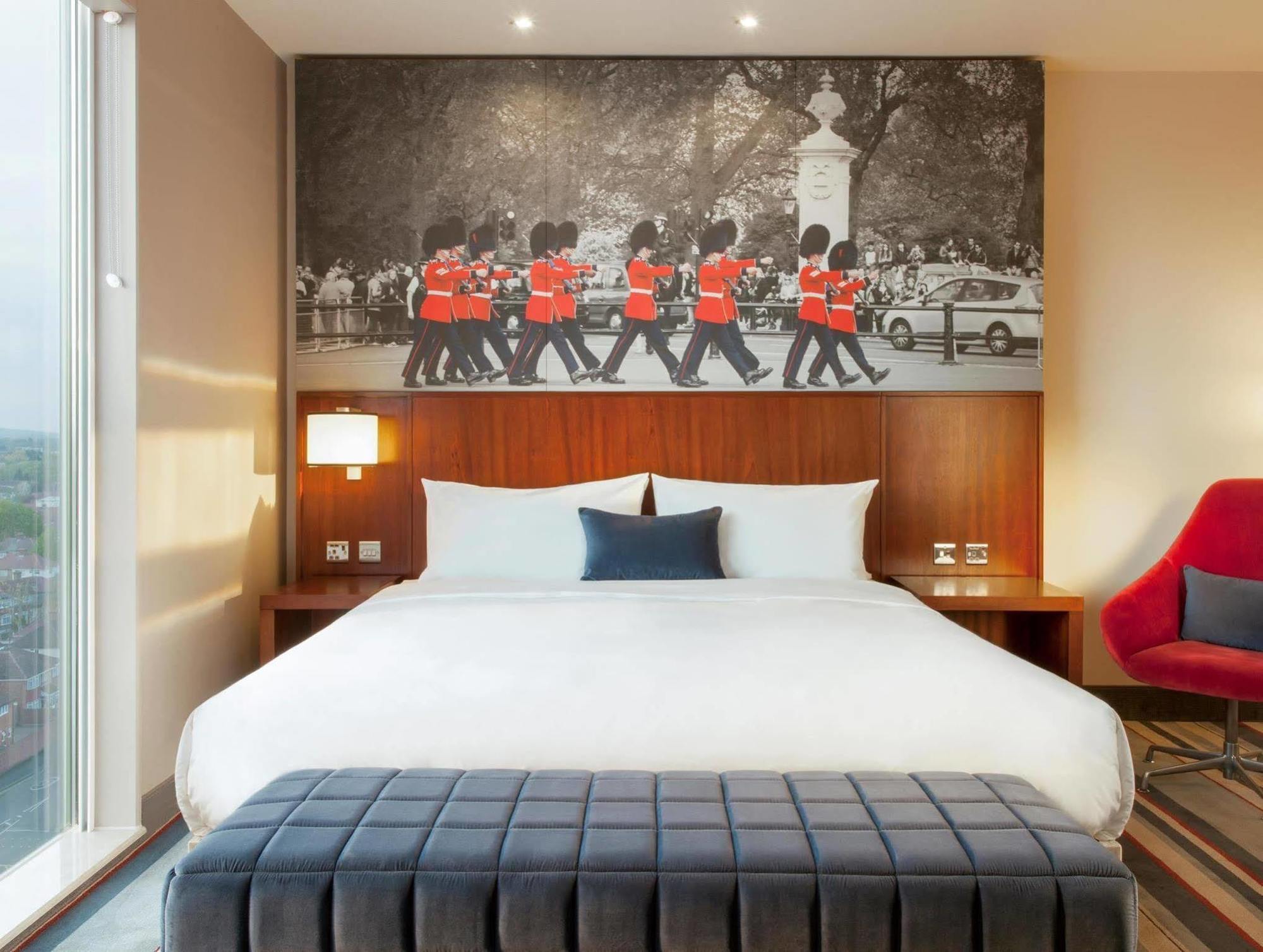 Hyatt Place West London Hayes Хейс Экстерьер фото