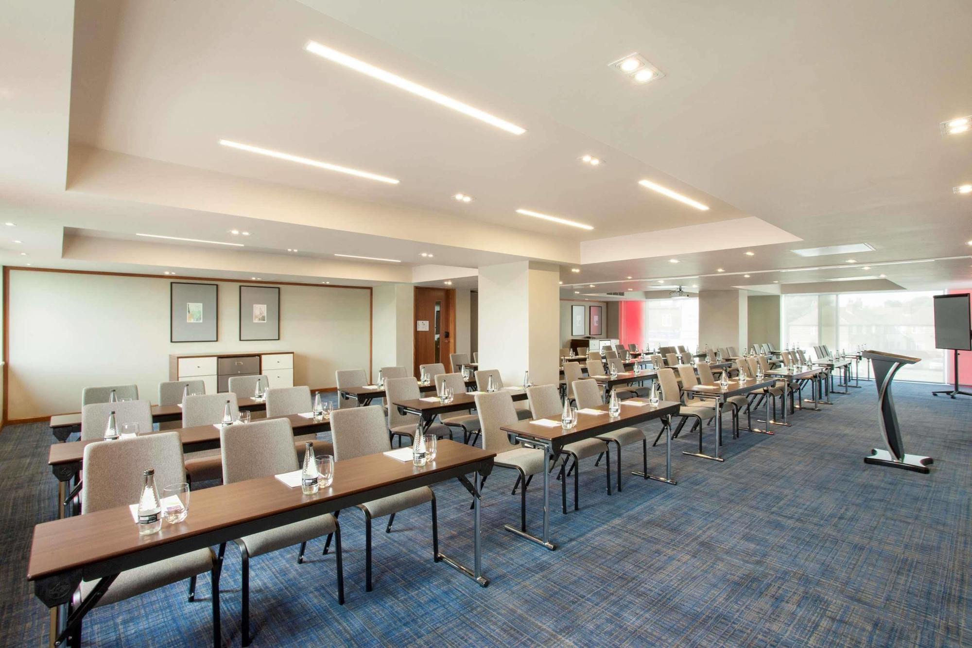 Hyatt Place West London Hayes Хейс Экстерьер фото