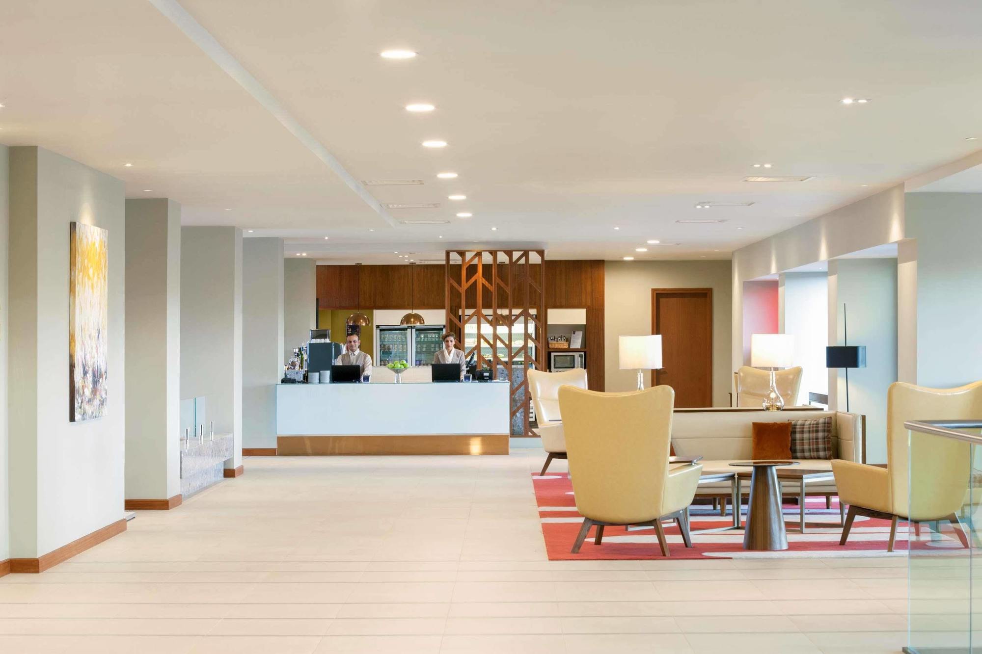Hyatt Place West London Hayes Хейс Экстерьер фото