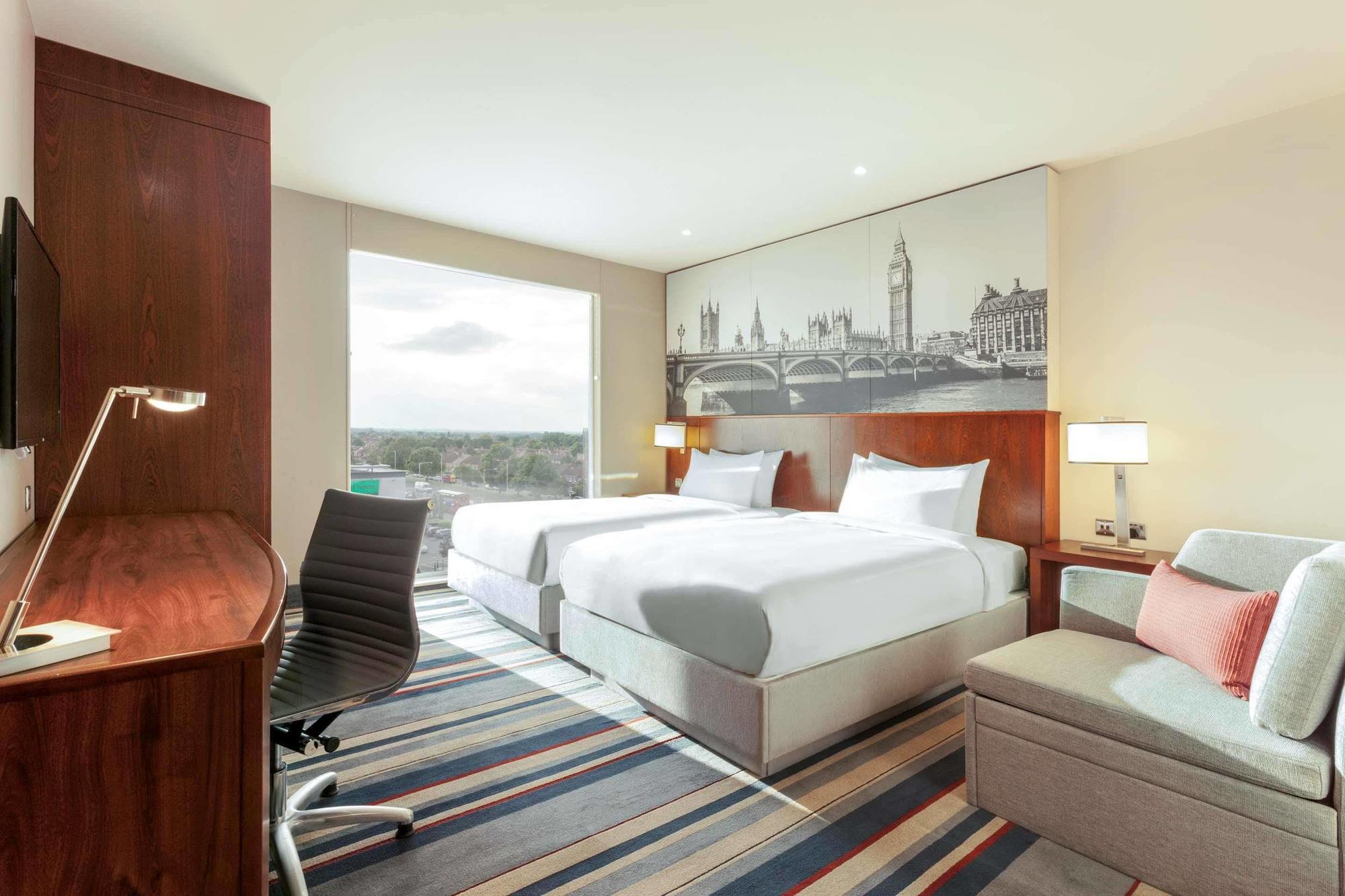 Hyatt Place West London Hayes Хейс Экстерьер фото